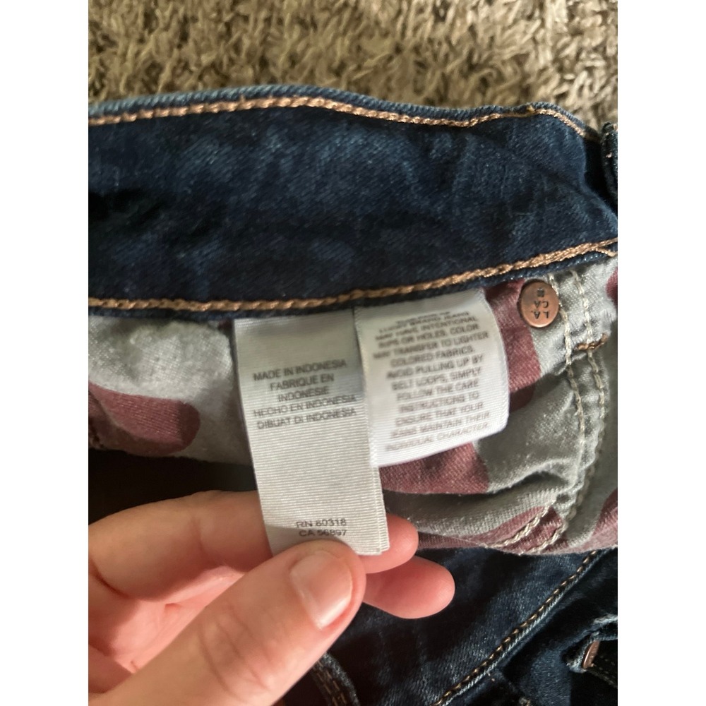 Lucky Brand Women's Low Rise Lolita Bootcut Dark Wash Jean Size 4/27 - Picture 6 of 10